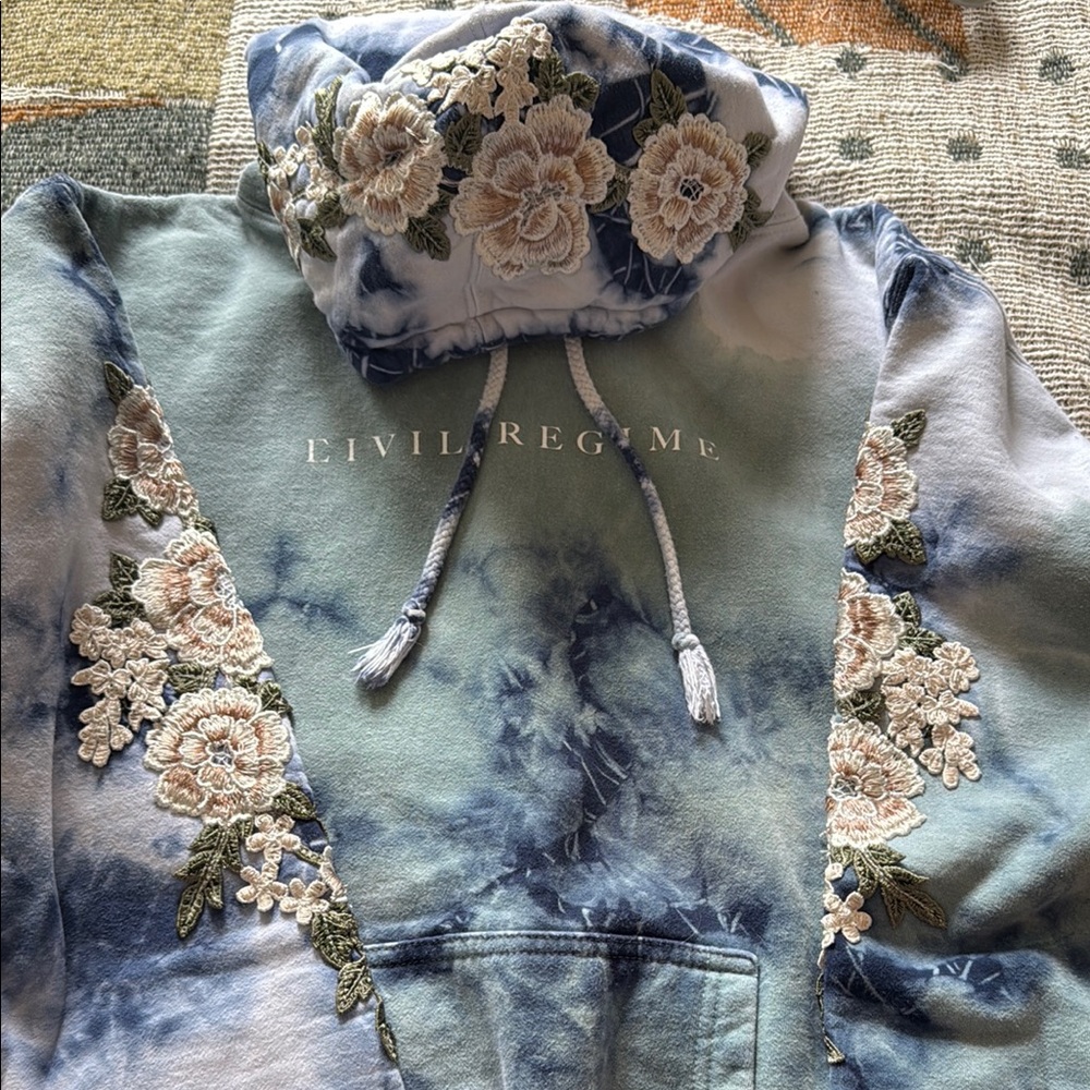 🌸 Spring Sale 🌸 Floral Embroidered Tie-Dye Hoodie